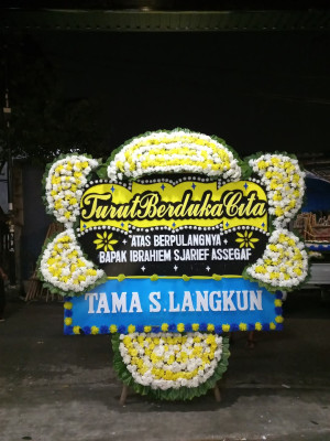 Papan Bunga Duka di Wuluhan